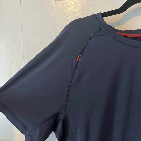 Rhone Mens Workout Shirt Size XL - Picture 3 of 6